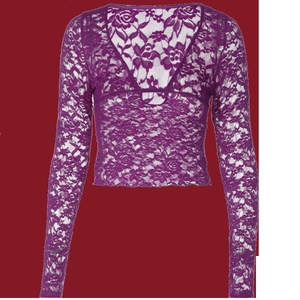Détail de la dentelle florale violette et du décolleté en V profond du haut sexy