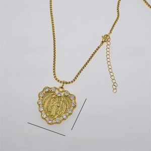 Close-up of heart-shaped 18K gold plated copper pendant with AAA+ cubic zirconia stones
