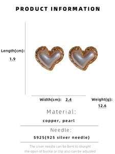 Detail showing dimensions and specifications for gold heart pearl earrings