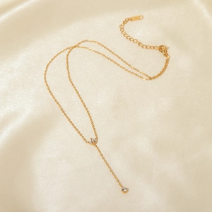 Collier en acier inoxydable plaqué or 18 carats avec pendentif couronne et zircon rond