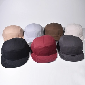 5-panel short brim cotton baseball caps displayed in multiple colors for outdoor leisure
