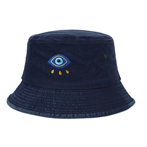 Chapeau bob bleu marine avec broderie œil et larmes jaunes sur fond blanc pur