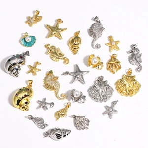 Collection de pendentifs étoile de mer et hippocampe dorés et argentés avec perles