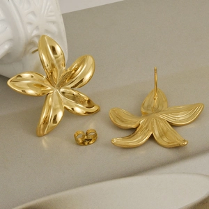 Boucles d'oreilles fleurs frangipanier minimalistes en acier inoxydable 304 doré 18 carats