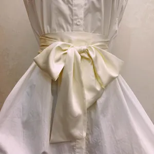 Ceinture élégante en satin crème avec nœud papillon pour robe de femme en soie brillante
