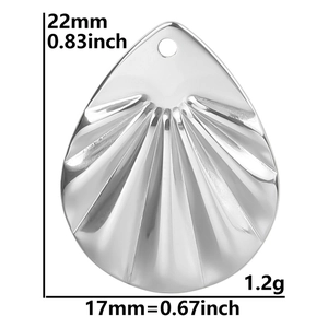 Détail pendentif coquillage argenté 22mm x 17mm avec gravure de texture et dimensions