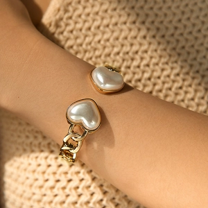Heart Artificial Pearl Bangle Bracelet Alloy Chain Design Sweet Elegant Spring Opening Cuff Jewelry For Women