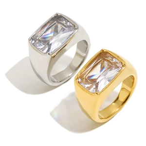 Luxurious stainless steel rings with square zirconia in gold and silver plating