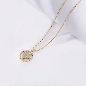 Minimalist 18k gold heart necklace with micro-p镶 inlaid zircon pendant on white background
