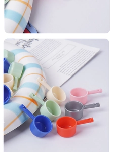 Mini louches en plastique colorées pour cuisine de maison de poupée accessoires DIY