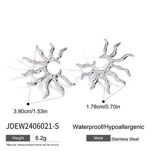 Detailed dimensions of silver hollow geometric sun earrings in waterproof stainless steel