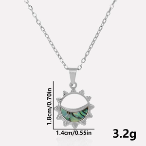 Makroansicht des Sonnenanhängers Maße 1,8x1,4cm mit natürlicher Abalone-Einlage