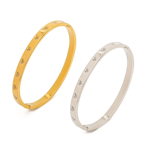 18k gold and silver heart-shaped stainless steel bangles with sparkling crystals