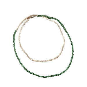 Elegant double-layer necklace with vintage green beads and white pearls for women