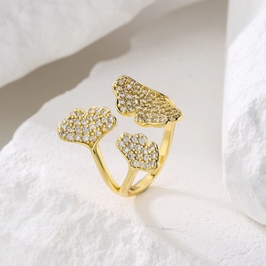 Elegant 18K gold-plated ginkgo leaf open ring with sparkling white cubic zirconia stones