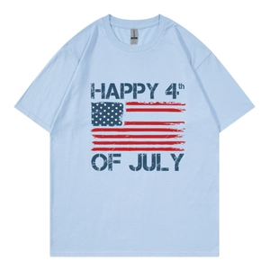 T-shirt bleu clair de la fête de l'indépendance avec imprimé Happy 4th of July