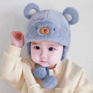 Cappellino invernale in peluche azzurro per neonati con orecchie da orsetto