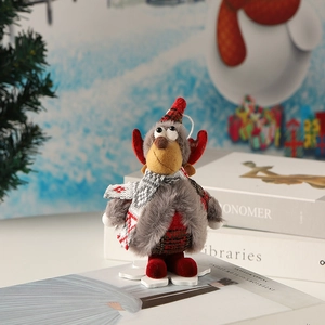 Renna di Natale in peluche con cappello a quadri su base a fiocco per decoro festivo
