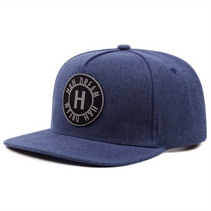 Casquette snapback à bord plat bleu marine avec lettre H brodée et patch logo rond