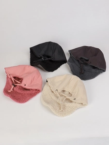 Piatto di cappelli da aviatore invernali in quattro colori con pile caldo e tessuto antivento