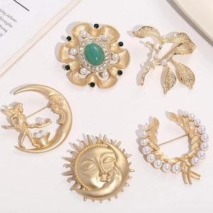 Barock Retro Brosche Pin Legierung Gold Vergoldet Künstliche Perle Strass Sonne Mond Engel Floral Accessoire Damen