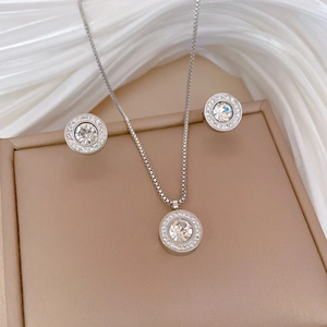 Titanium steel silver jewelry set with crystal circle pendant necklace and stud earrings