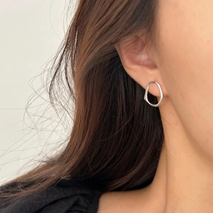 Minimalist irregular 925 sterling silver hoop earrings with organic flowing metal design