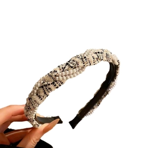 Serre-tête élégant en tweed avec perles fantaisie et design torsadé vintage pour femme