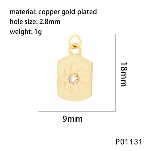 Detail of gold-plated copper star pendant with dimensions 18mm and hole size 2.8mm