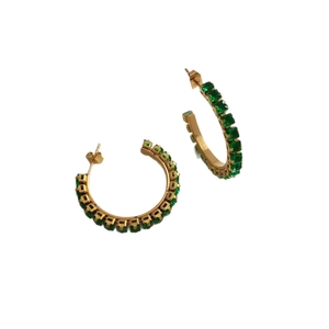Boucles d'oreilles créoles en acier doré avec zircons carrés de couleur verte