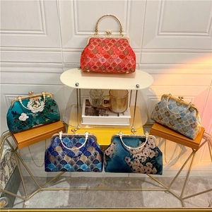 Retro silk chain crossbody square bags in six elegant patterns with metal handles