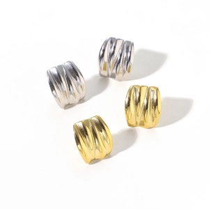 Anelli irregolari in acciaio inossidabile oro e argento con design a onde testurizzate