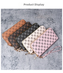 Détail de portefeuilles longs en cuir PU avec motif cygne et dragonnes amovibles