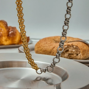 Collier minimaliste bicolore en acier inoxydable doré 18 carats et argenté pour femme