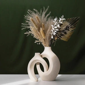 Ceramic Vase Abstract Intertwined Design Matte Minimalist Nordic Style Decorative Flower Vase For Home Office Tabletop