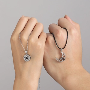 Collana magnetica luminosa sole e luna con pendente a colonna esagonale per coppie