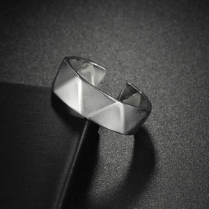 Minimalist silver stainless steel open ring with geometric triangular faceted design