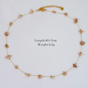Detail shot showing 40+5cm length and 4.6g weight of sunstone bead necklace
