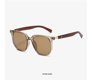 Details von Retro-Sonnenbrille mit Gläsern in Teefarbe und Bügeln in Holzoptik