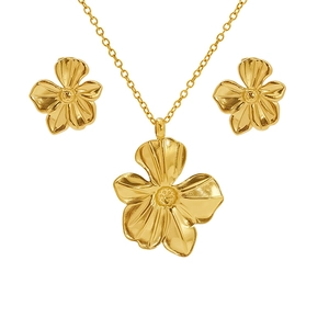 Set gioielli a fiori dorati con collana a ciondolo floreale e orecchini a lobo abbinati