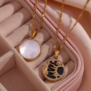 Collana celeste placcata oro 18K con ciondoli sole e luna in scatola rosa per gioielli