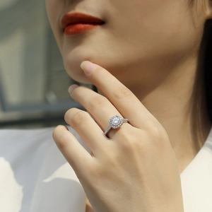 Elegant S925 sterling silver halo ring featuring a brilliant moissanite stone