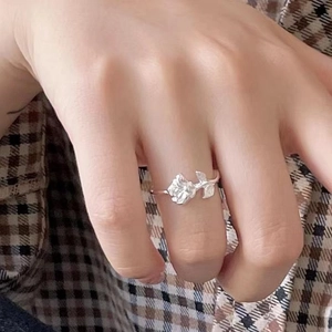 925 Sterling silver rose flower adjustable open ring worn on female index finger