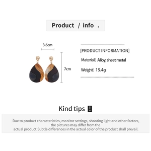 Detailed spec sheet showing retro bohemian teardrop earrings in wood grain and gold alloy