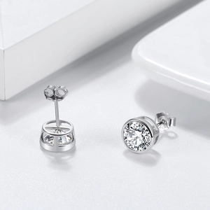 Classic S925 sterling silver round brilliant cut zircon stud earrings in platinum finish