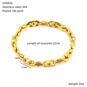Detail of 18k gold plated 22cm stainless steel curb chain bracelet with size specs