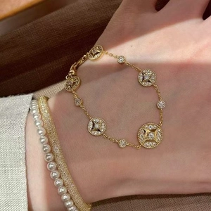 French Vintage 18K Gold Plated Starburst Round Medallion Bracelet Zircon Inlay Copper Dainty Jewelry For Women