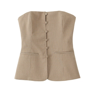 Damen Kariertes Bandeau-Top mit Knöpfen und Taschenklappen auf weißem Hintergrund
