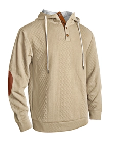 Détail du sweat à capuche matelassé beige avec col à trois boutons et coudières marron