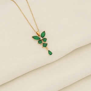 Elegant gold stainless steel necklace with emerald green butterfly tassel pendant